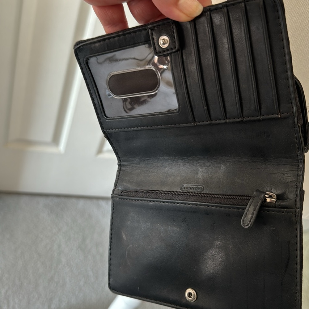 COACH authentic NWOT over the shoulder bag NWOT - Picture 2 of 6